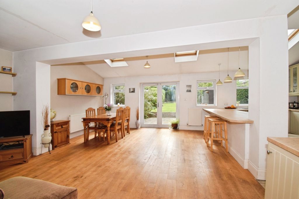 Property photo 3 of 21 Pbox-Img.Jpg