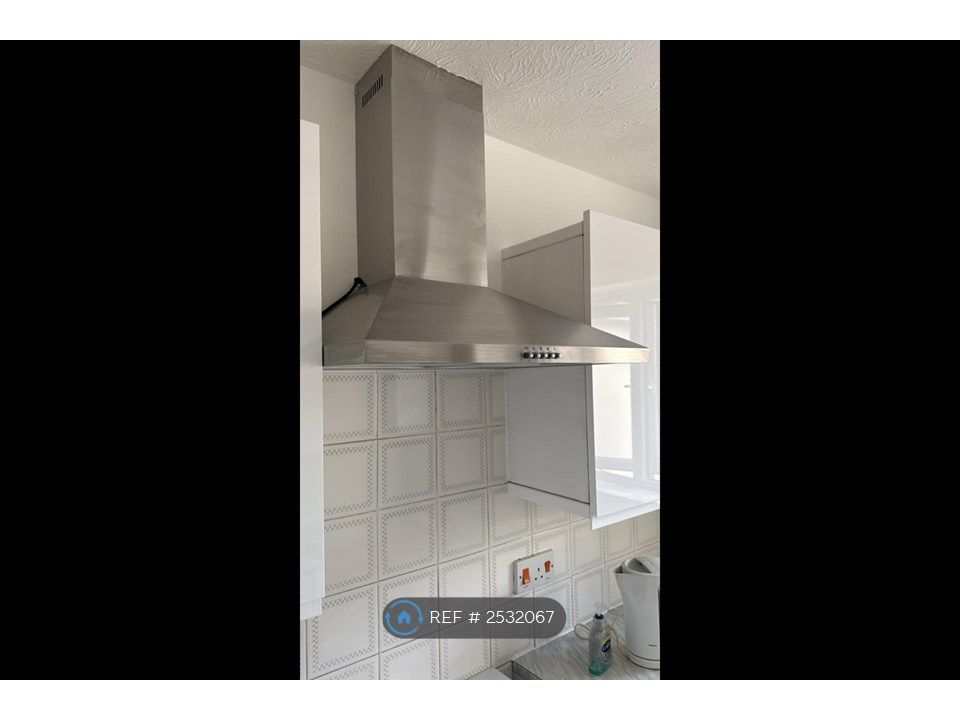 Property photo 3 of 7 Kitchen