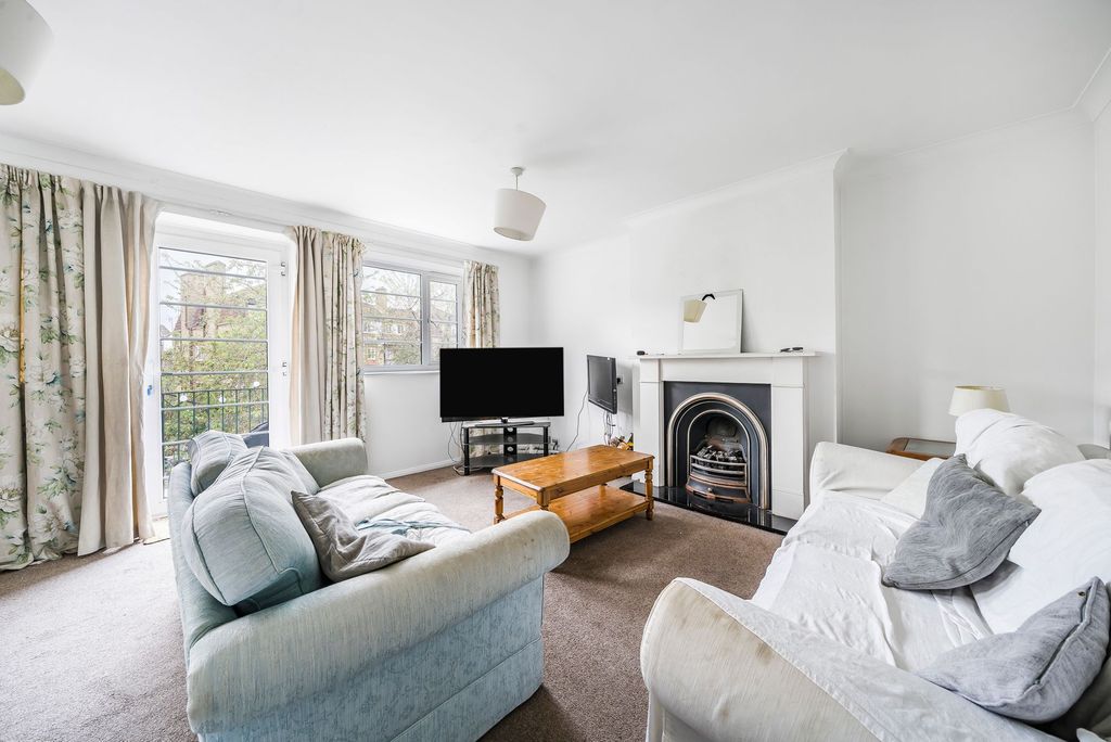 Property photo 2 of 9