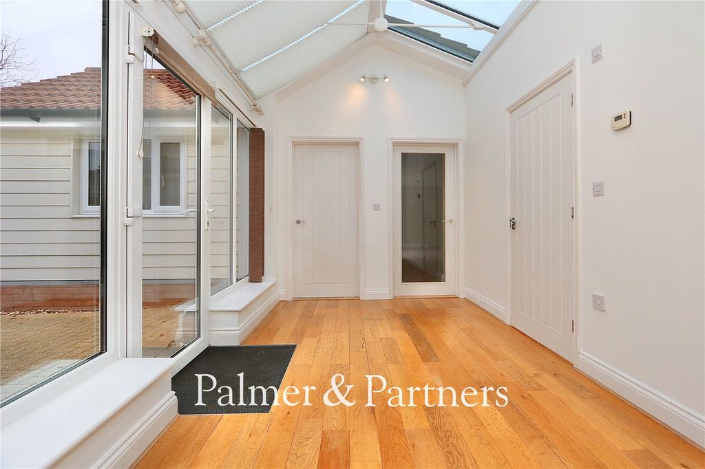 Property photo 3 of 24 Picture No. 06