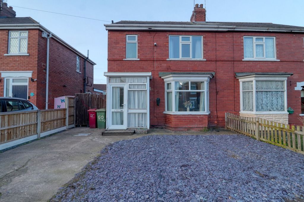 Property photo 1 of 12 Frontal