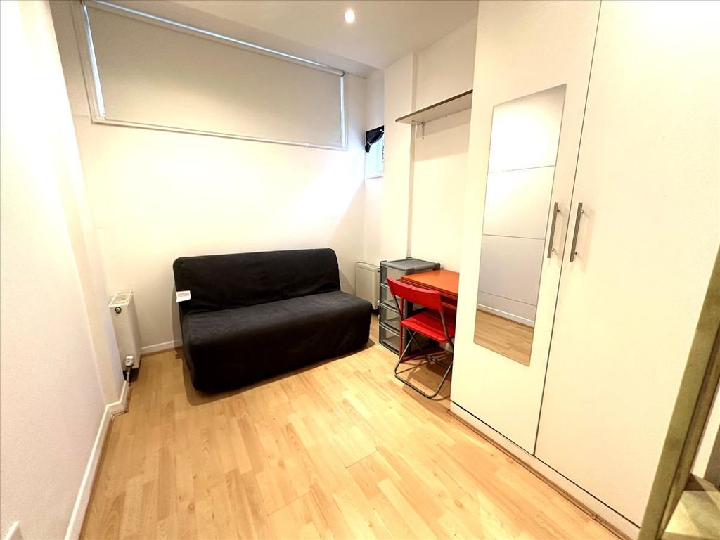Property photo 1 of 4