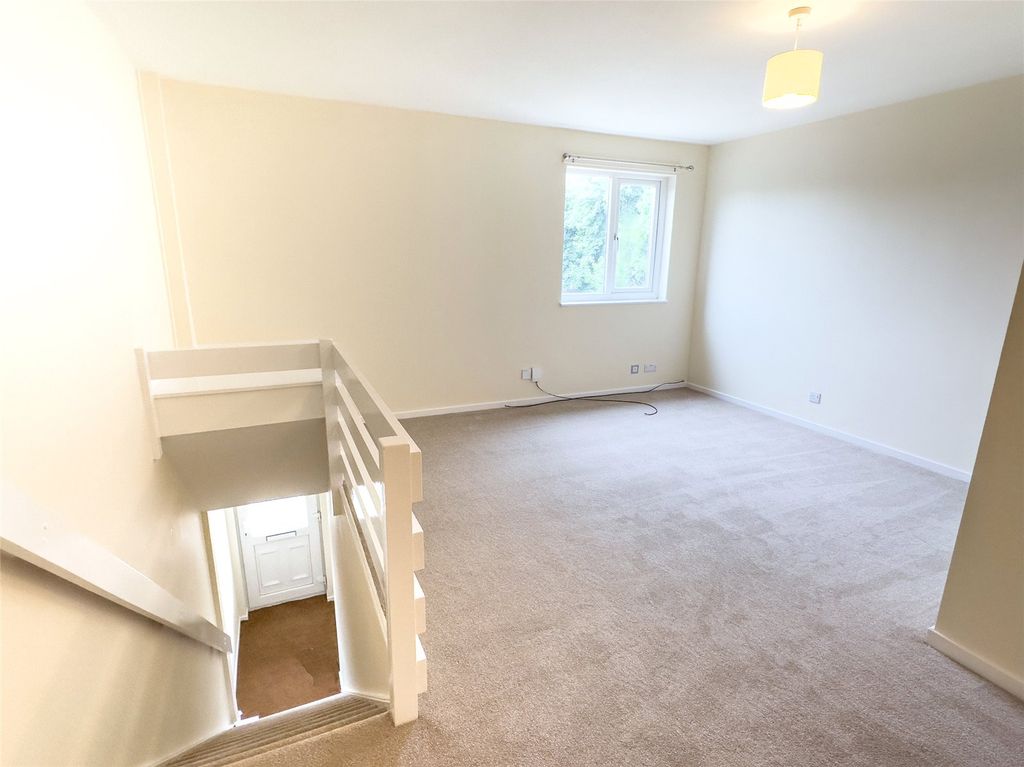 Property photo 3 of 11 Living Room