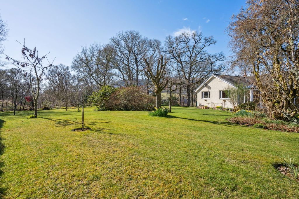 Property photo 2 of 39