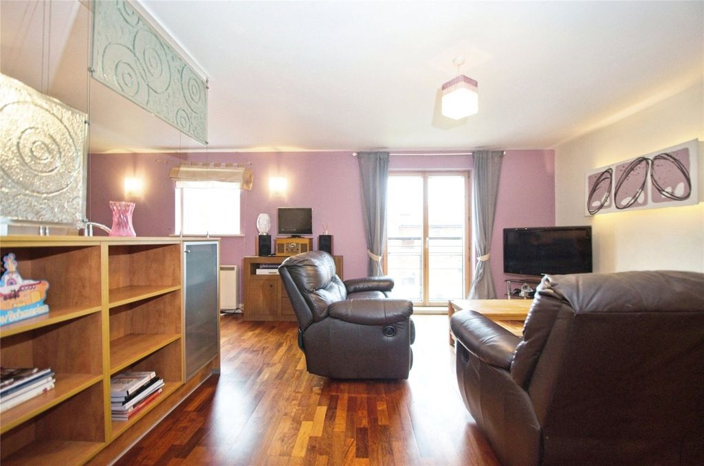 Property photo 2 of 17 Photography