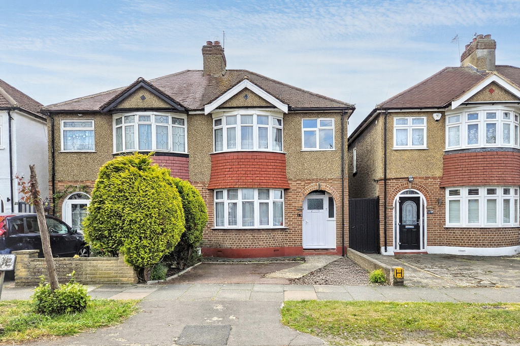 Property photo 1 of 1 18 Broadoak Avenue, Enfield, En3 6Ts