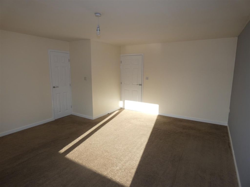 Property photo 3 of 17 P1110500.Jpg