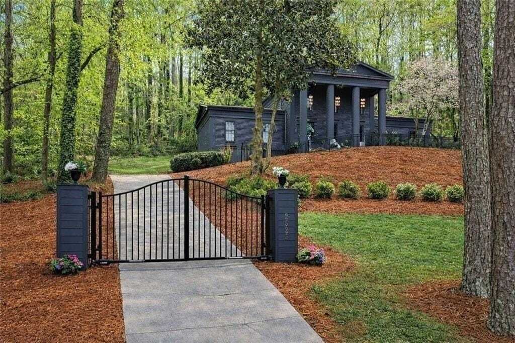 Property photo 1 of 30