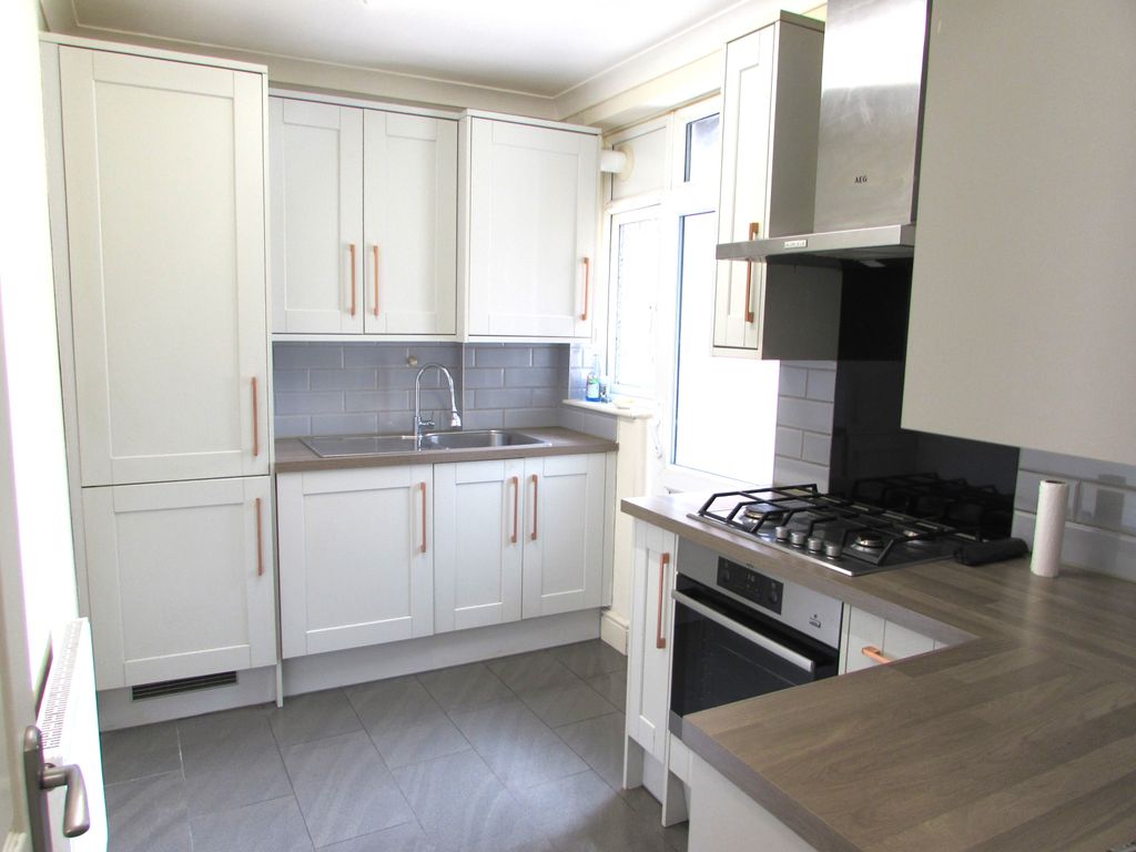Property photo 1 of 9 Beverley Court, Harrow View, Harrow Ha2