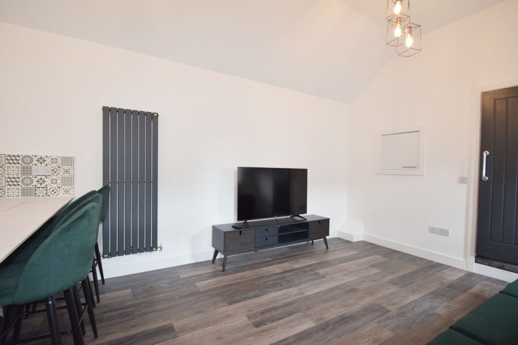 Property photo 3 of 23 Photo 5