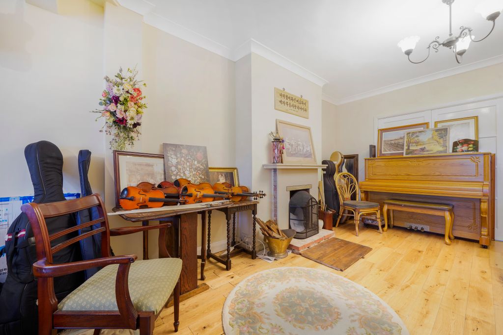 Property photo 2 of 18