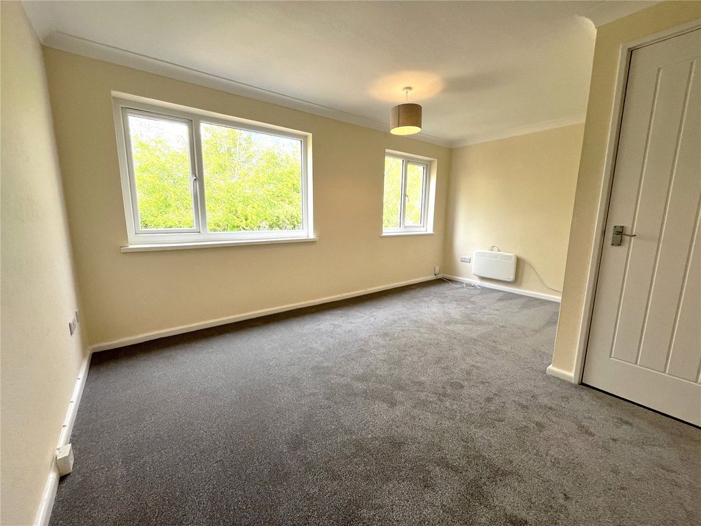 Property photo 3 of 8 Picture No. 04