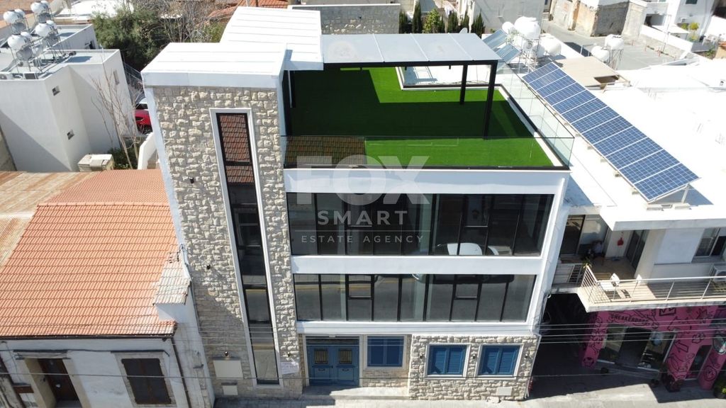 Property photo 1 of 31 For Sale – Premium Income-Generating Office Building In Lima