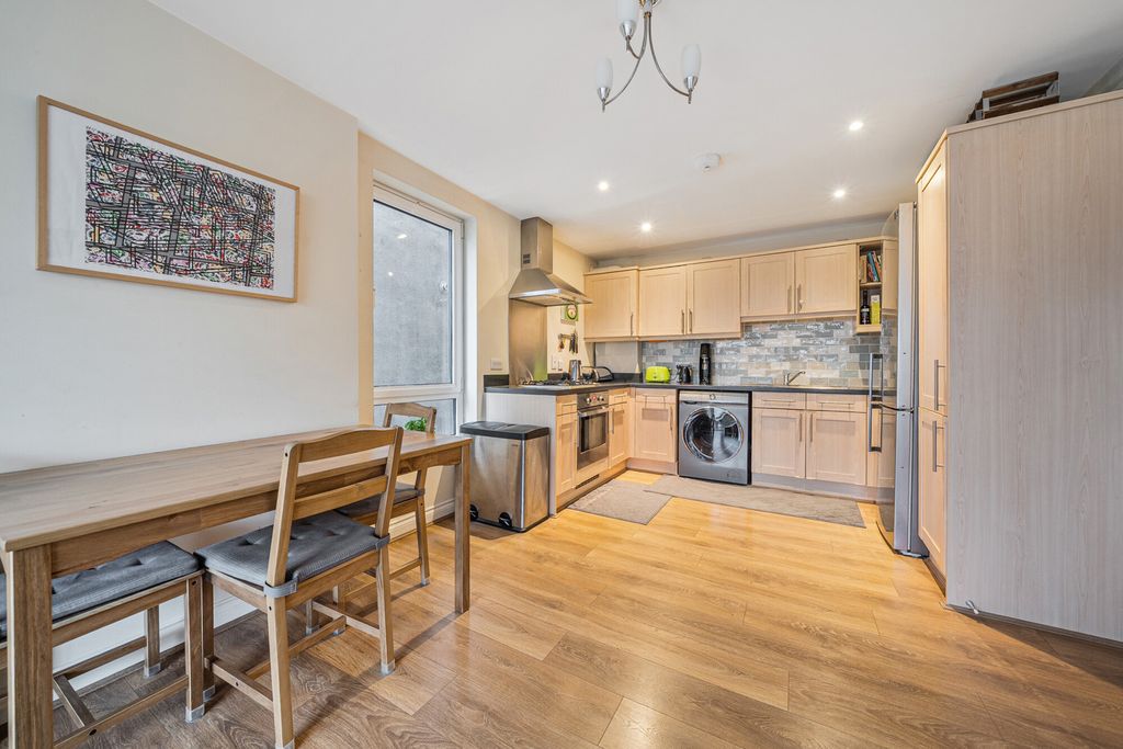 Property photo 2 of 20 Reception