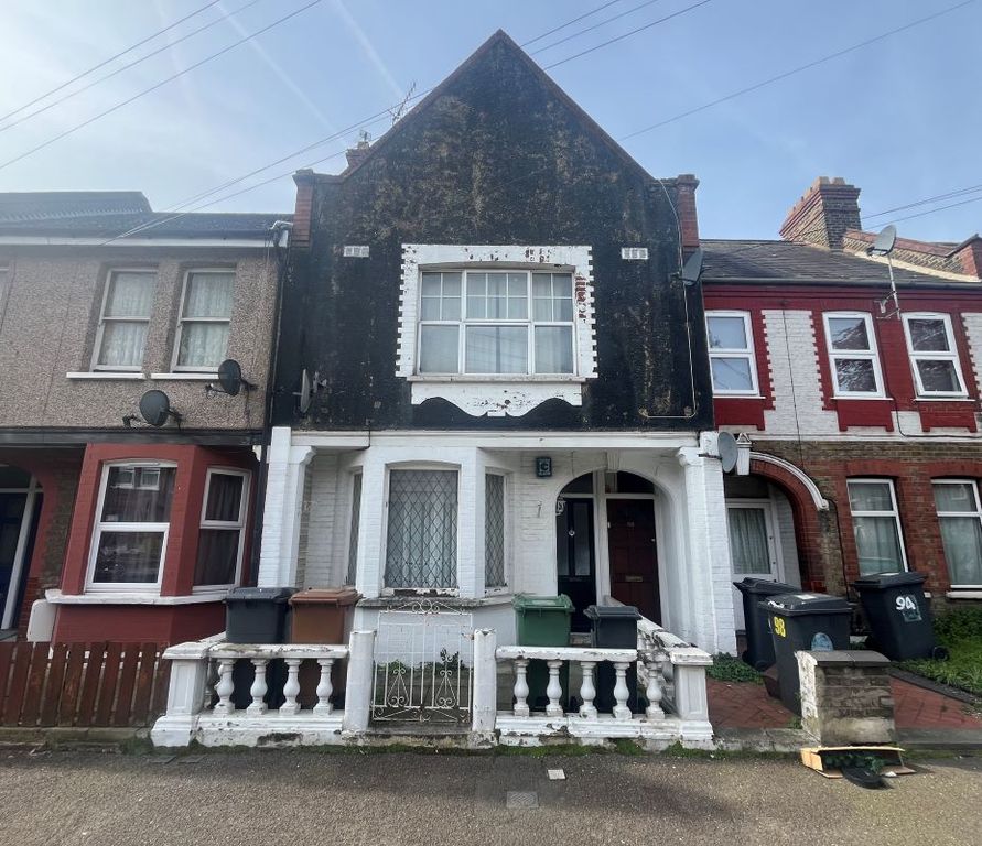 Property photo 1 of 11