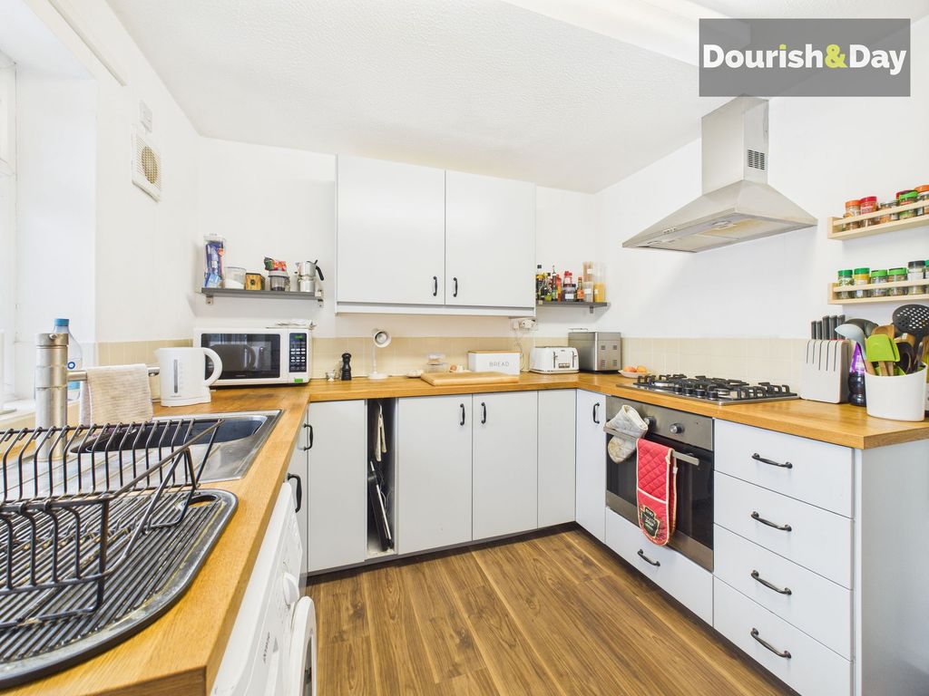 Property photo 3 of 15 Kitchen