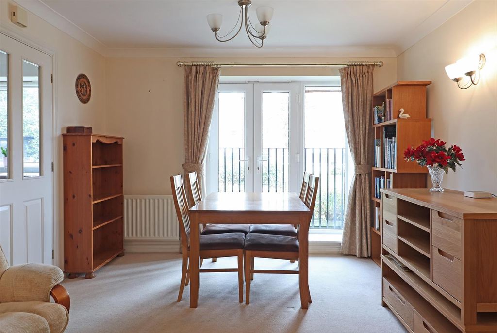 Property photo 3 of 14