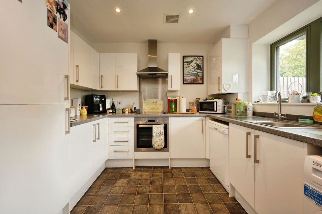 Property photo 2 of 15 Kitchen