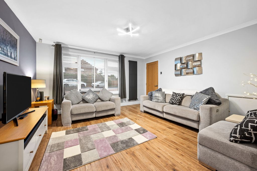 Property photo 2 of 24