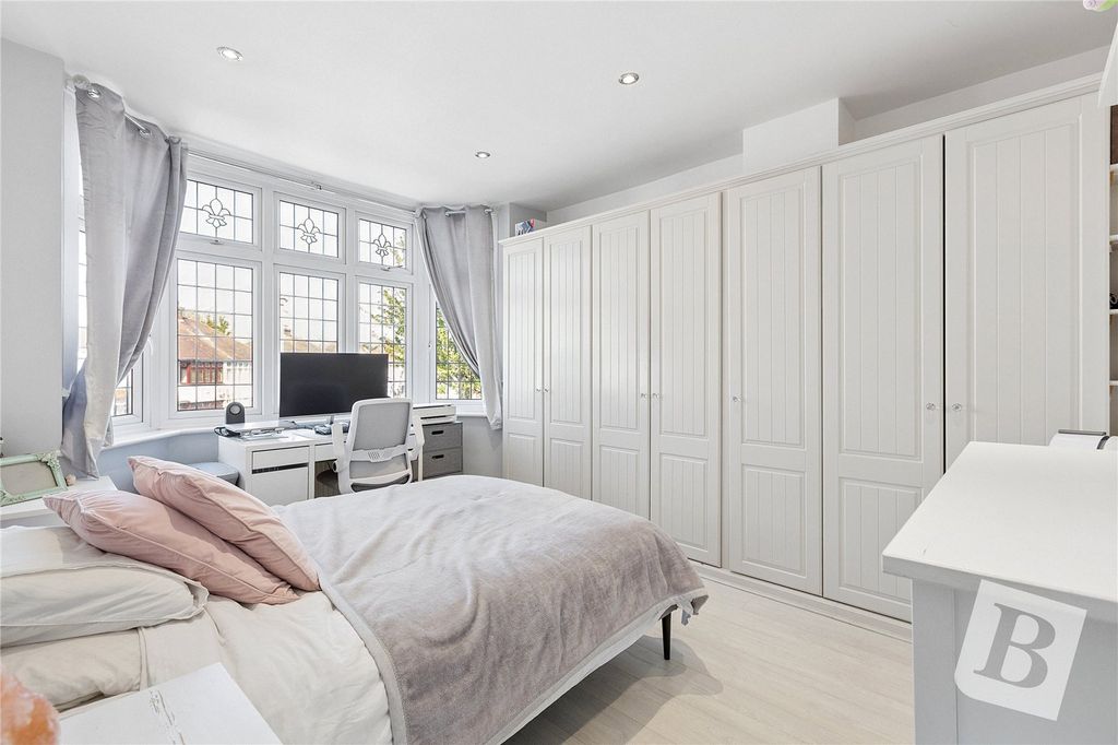 Property photo 3 of 19 Picture No. 12