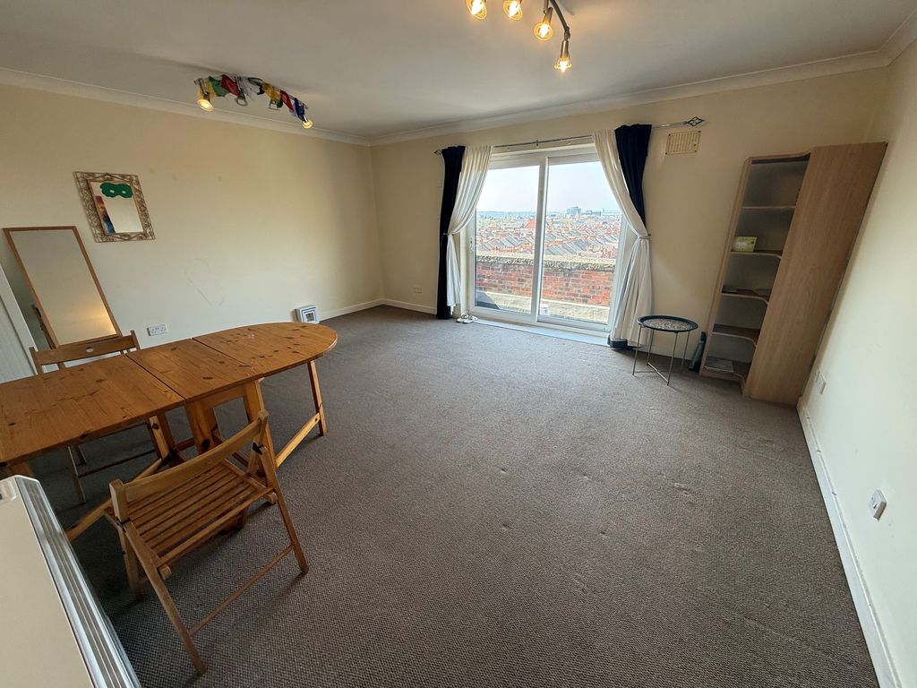 Property photo 2 of 6 Lounge