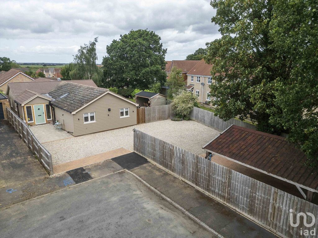 Property photo 1 of 33