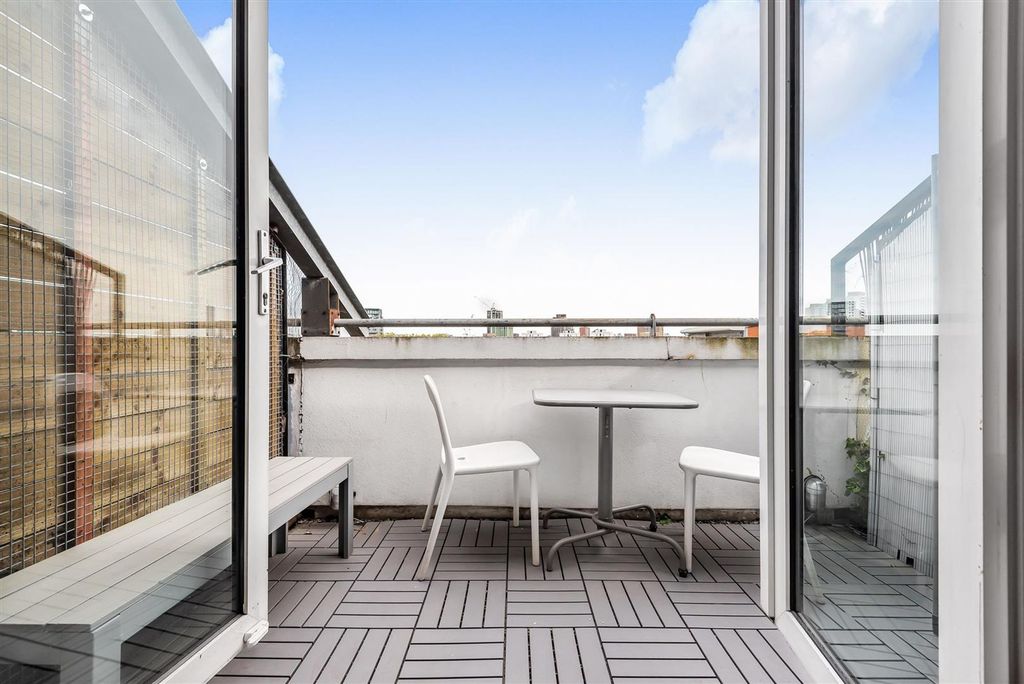 Property photo 1 of 19 Balcony