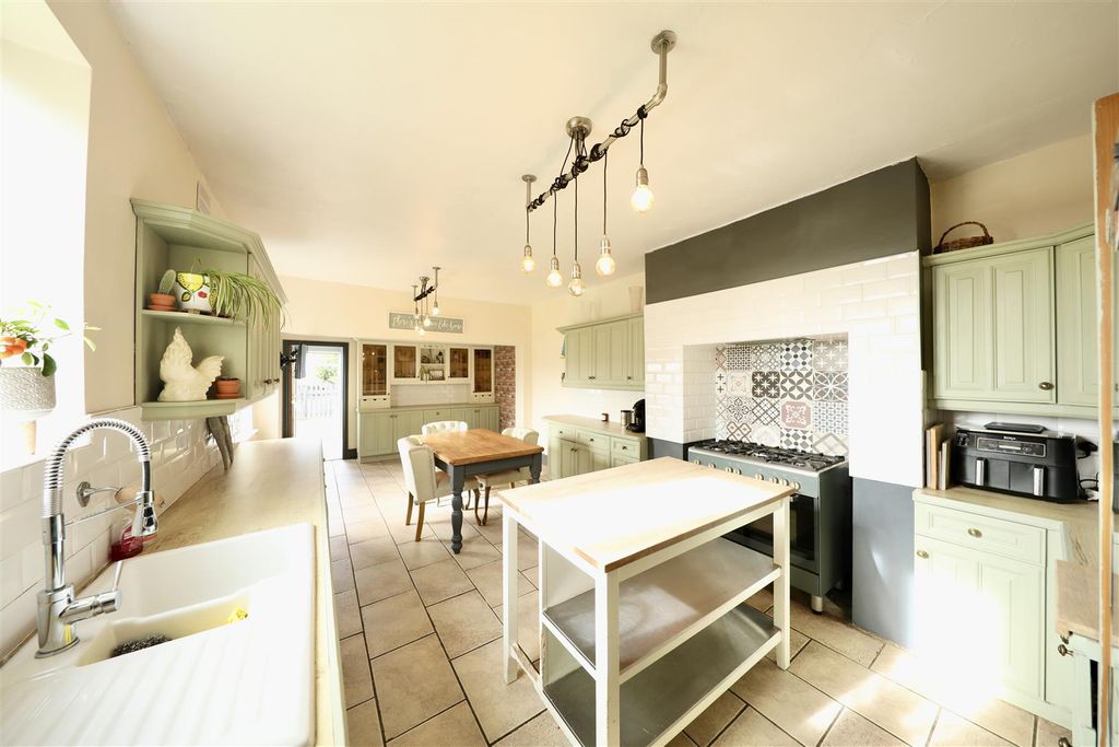 Property photo 3 of 28 0A4A9973 3.Jpg