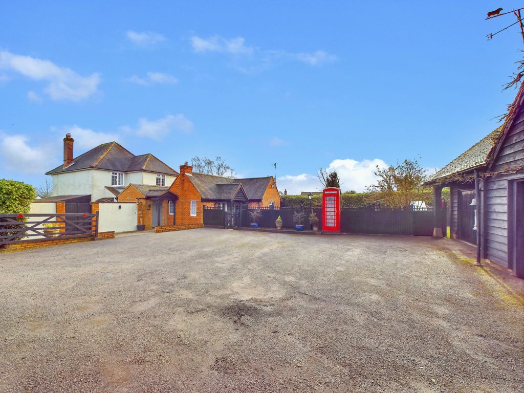 Property photo 3 of 31 60000421-Hr-3