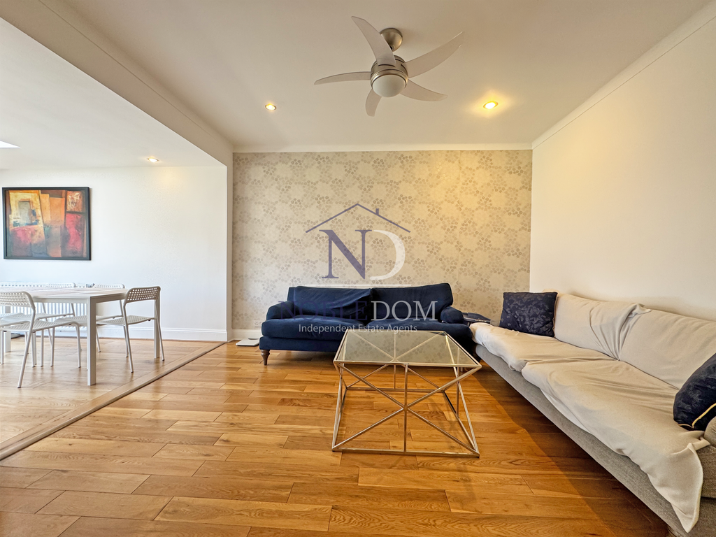 Property photo 3 of 17 Gallery