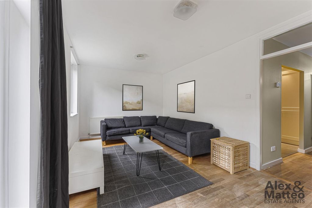 Property photo 1 of 12 Milligan Street