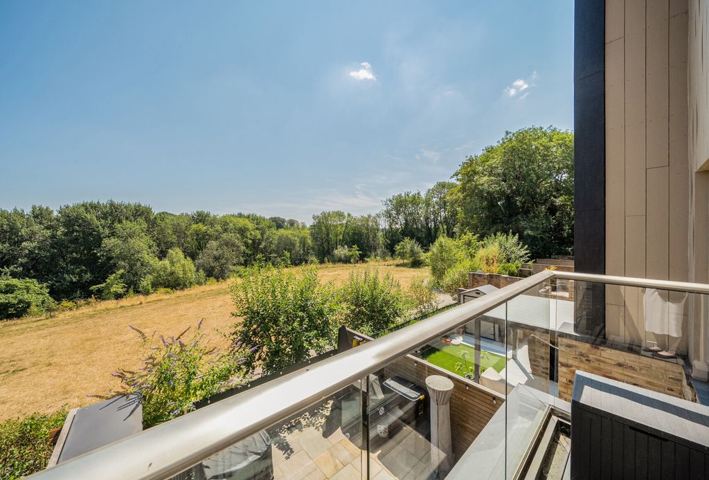 Property photo 2 of 23 1488752-14-6A58E3...