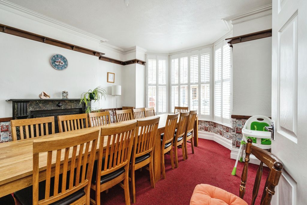 Property photo 3 of 18 Photography