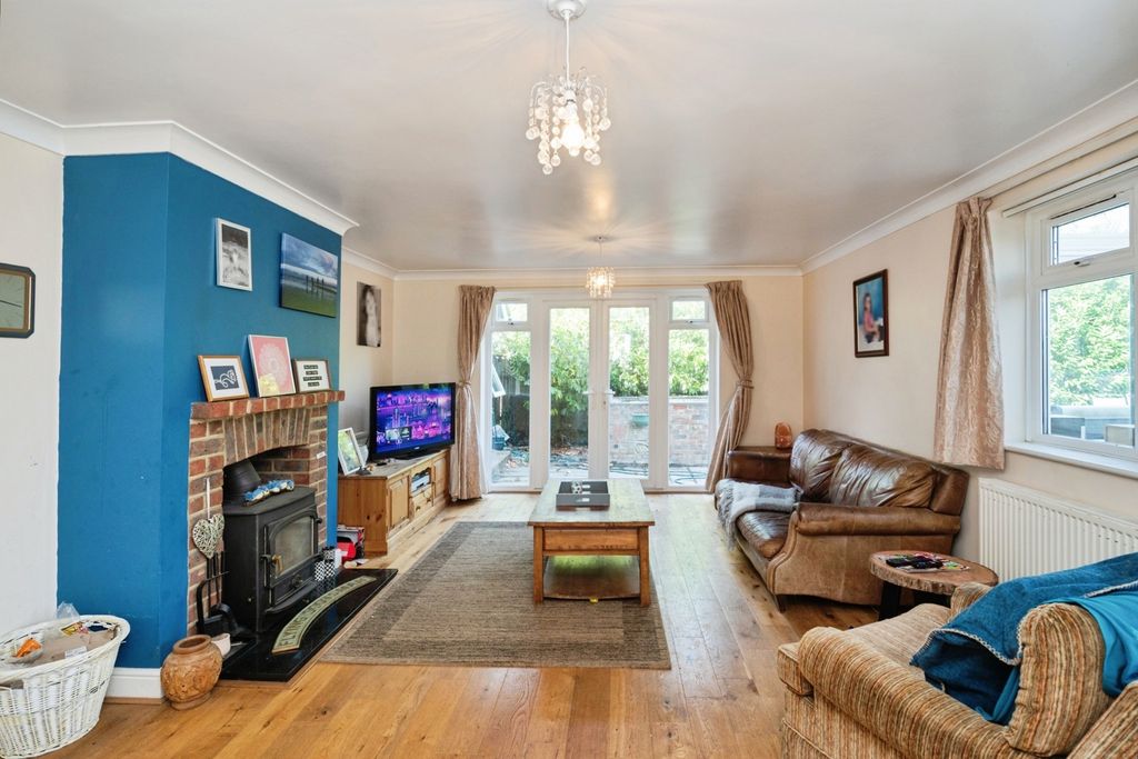 Property photo 3 of 17 Photo