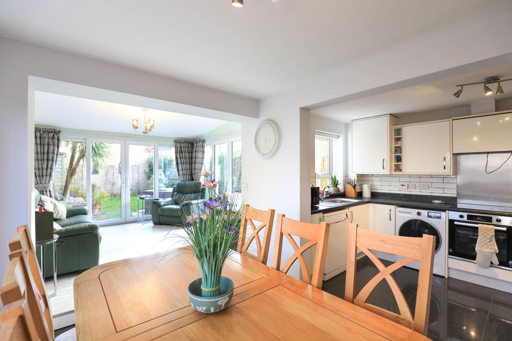 Property photo 2 of 16 Dining Room