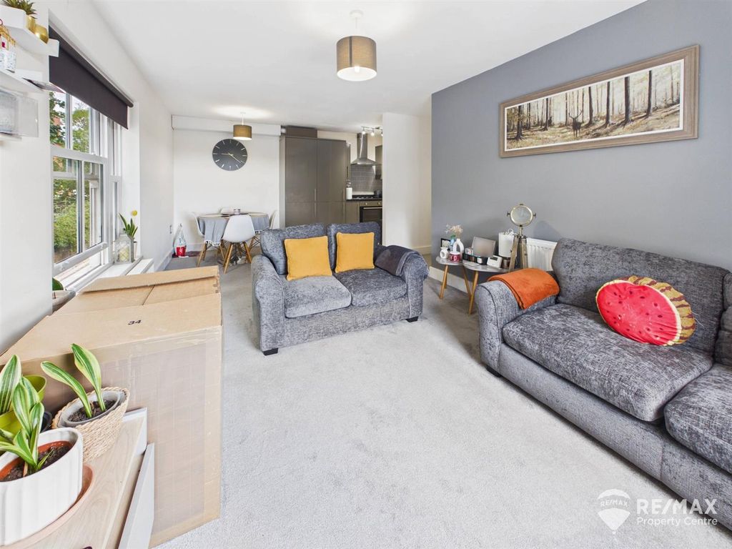 Property photo 2 of 14 Cam02842G0-Pr0397-Still017.Jpg