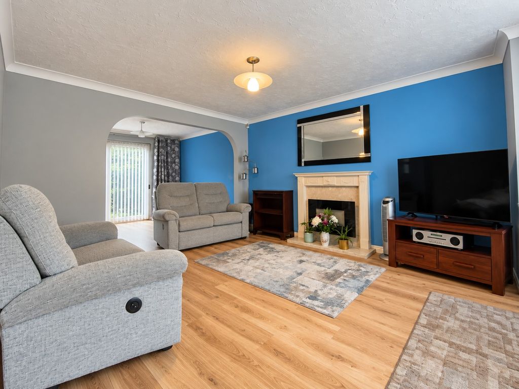 Property photo 2 of 17 6103343