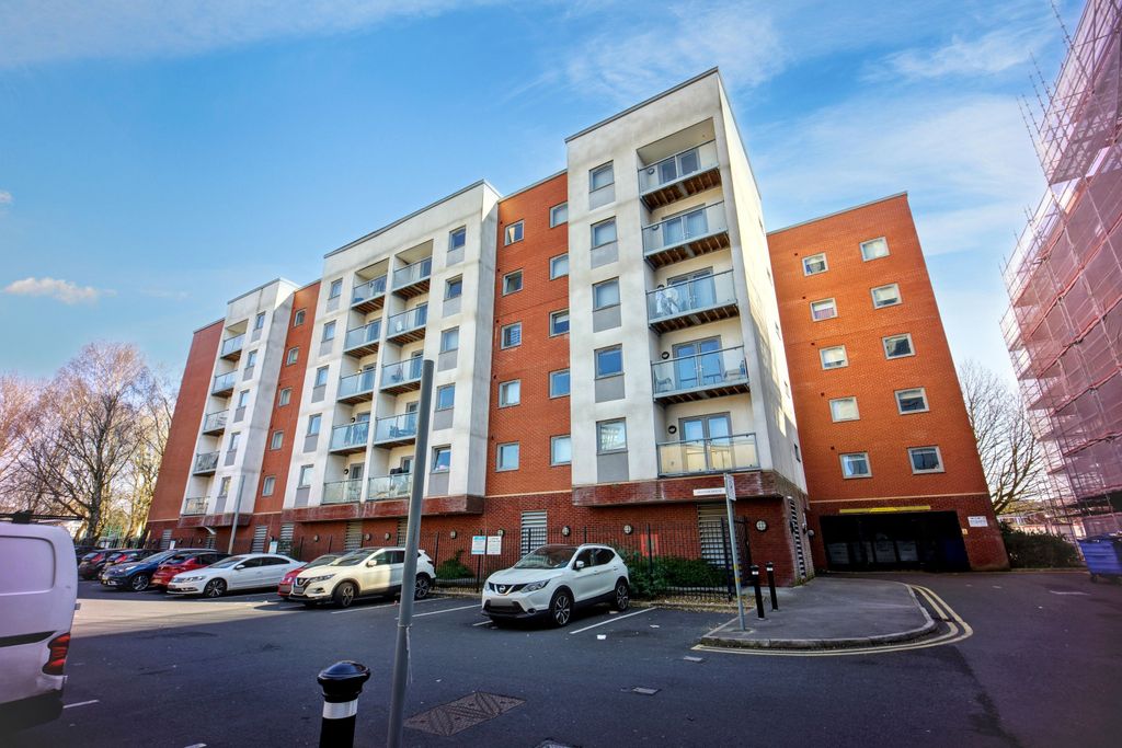 Property photo 1 of 13 Apartment 328, Spinner House, 1A Elmira Way, Salford, M5 3Lh