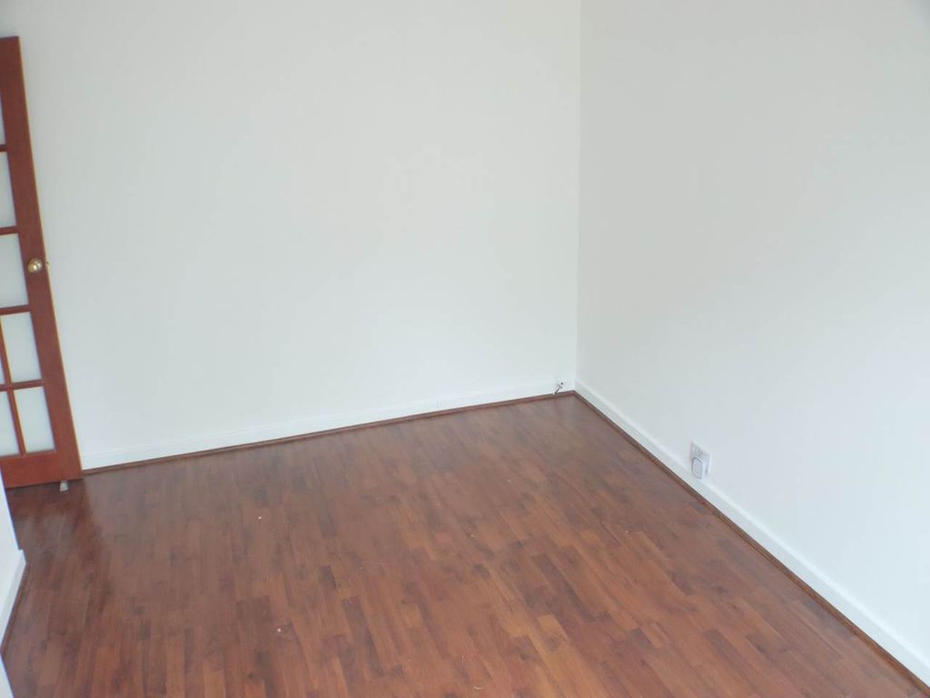 Property photo 3 of 12 Dining Room