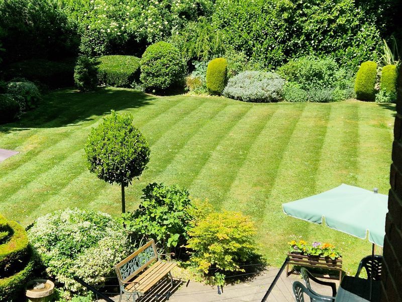 Property photo 1 of 16 Photo 11