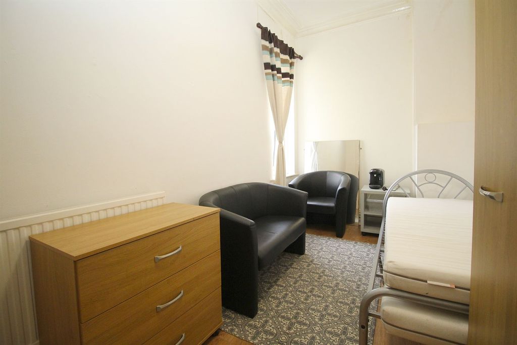 Property photo 2 of 14 Bedroom