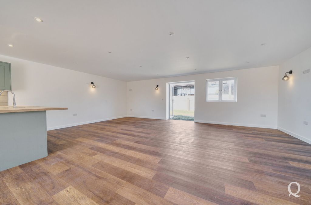 Property photo 3 of 29 Fd122818-B1F2-416...