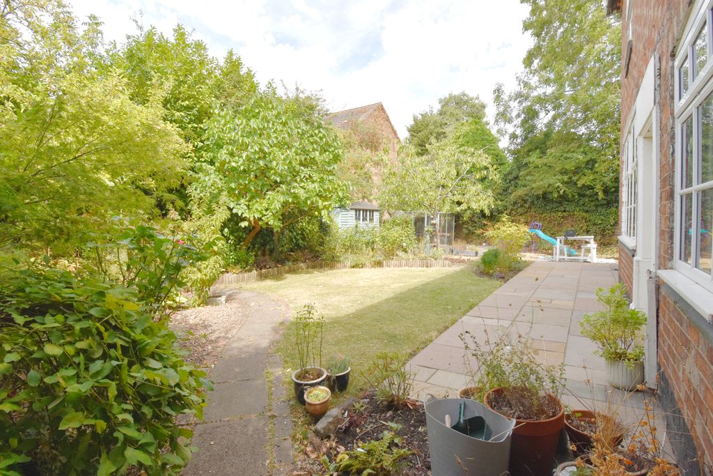 Property photo 2 of 26