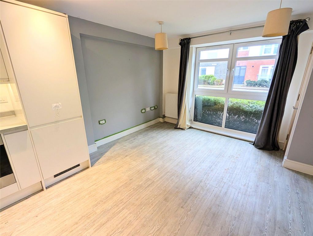 Property photo 2 of 8 Picture No. 03