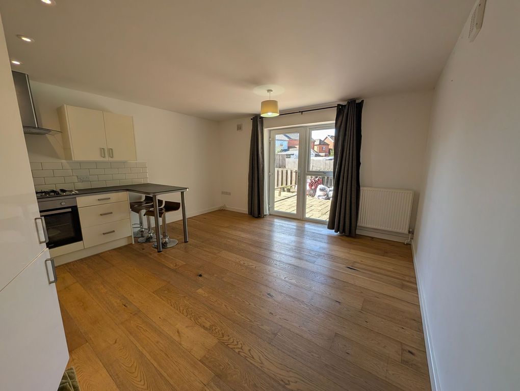 Property photo 3 of 6