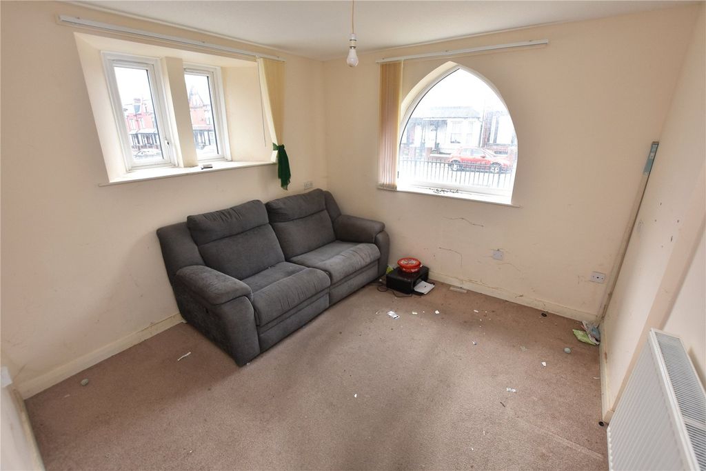 Property photo 2 of 23 Picture No. 04
