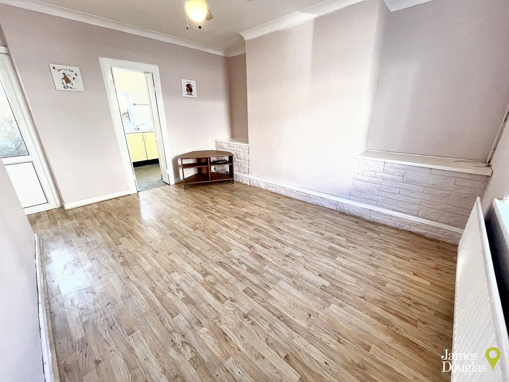 Property photo 2 of 20 Din1