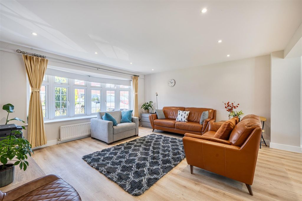 Property photo 3 of 23 1437548-22-69d66436E2F3c.Jpg