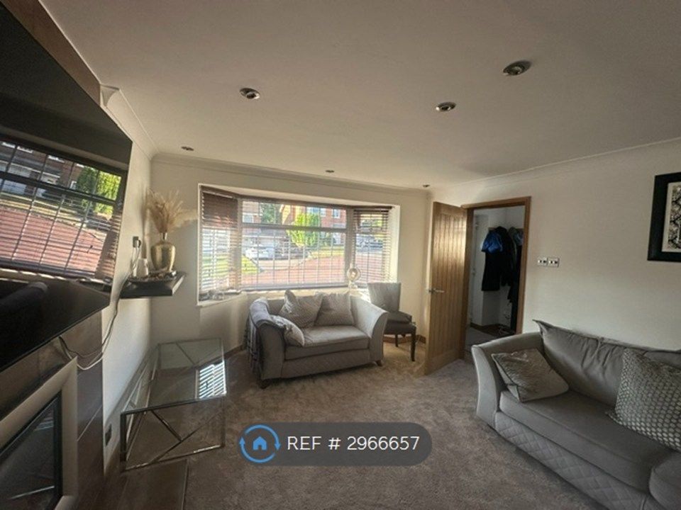 Property photo 3 of 15 Lounge