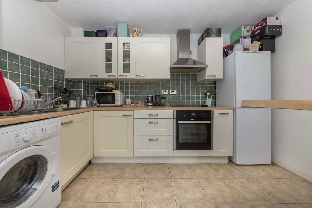 Property photo 2 of 8